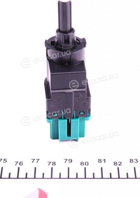 Renault / Nissan 25 32 033 83R