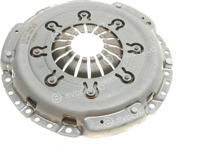 Renault / Nissan 7701477758