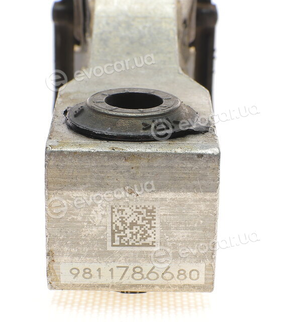Hutchinson 532F02