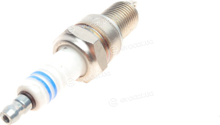 Bosch 0 241 235 755