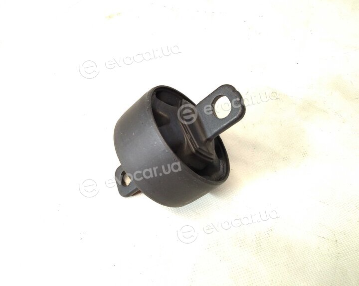 Kia / Hyundai 55274-2W100