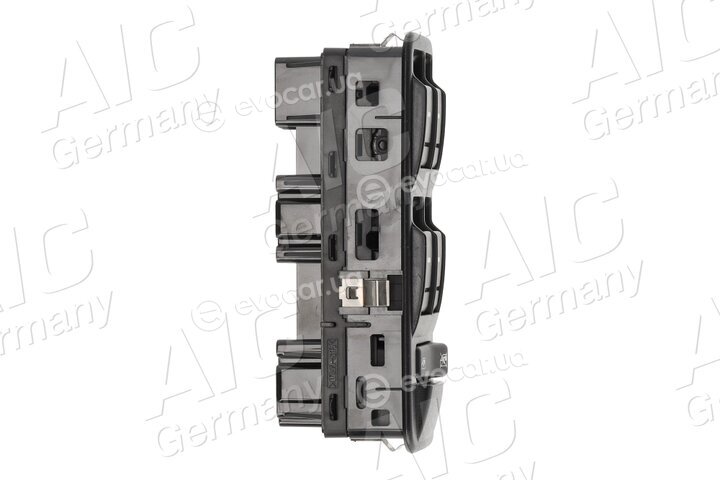 AIC 58851